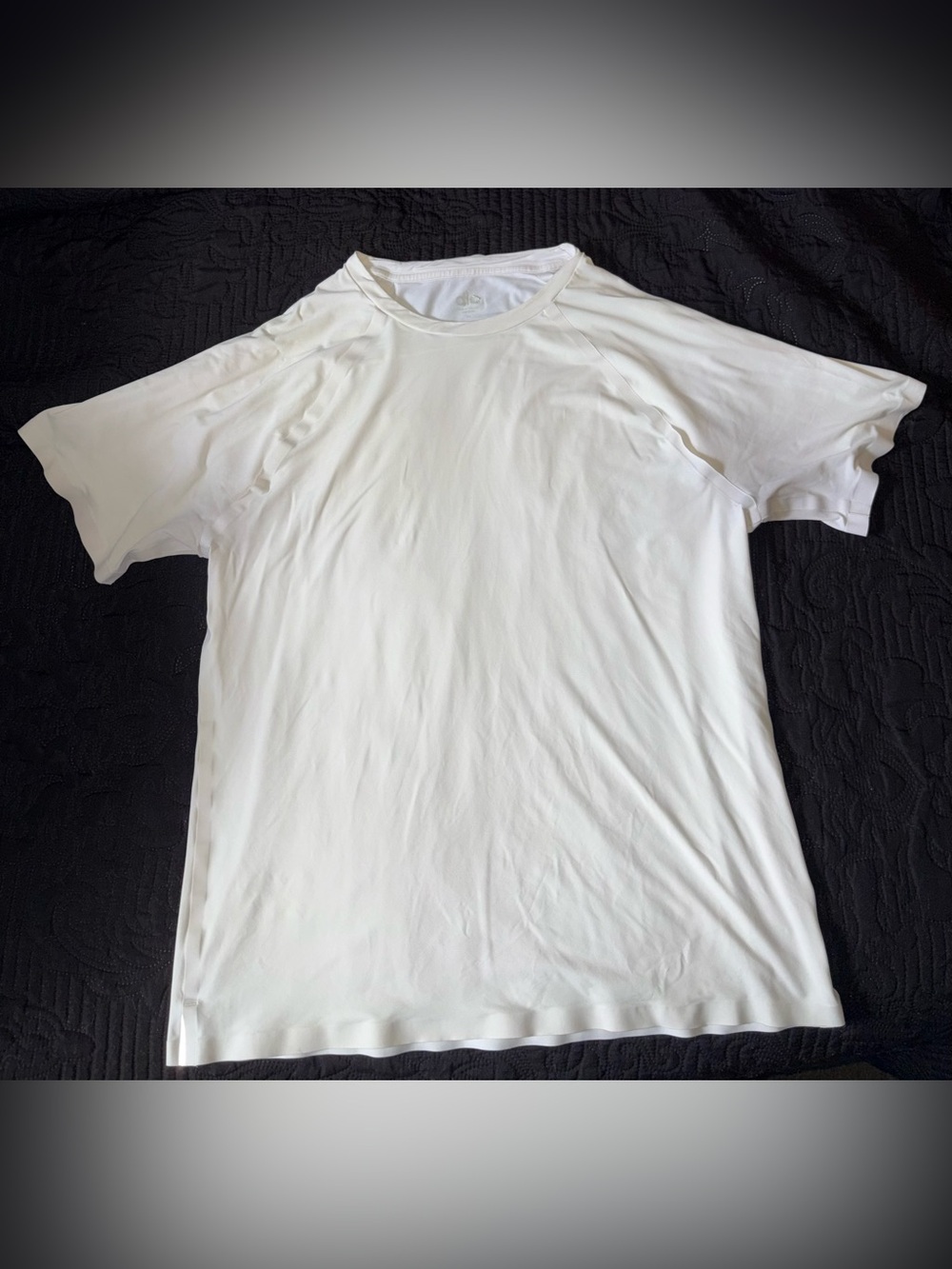 ALO Yoga White Lightweight Active Tee Size Medium